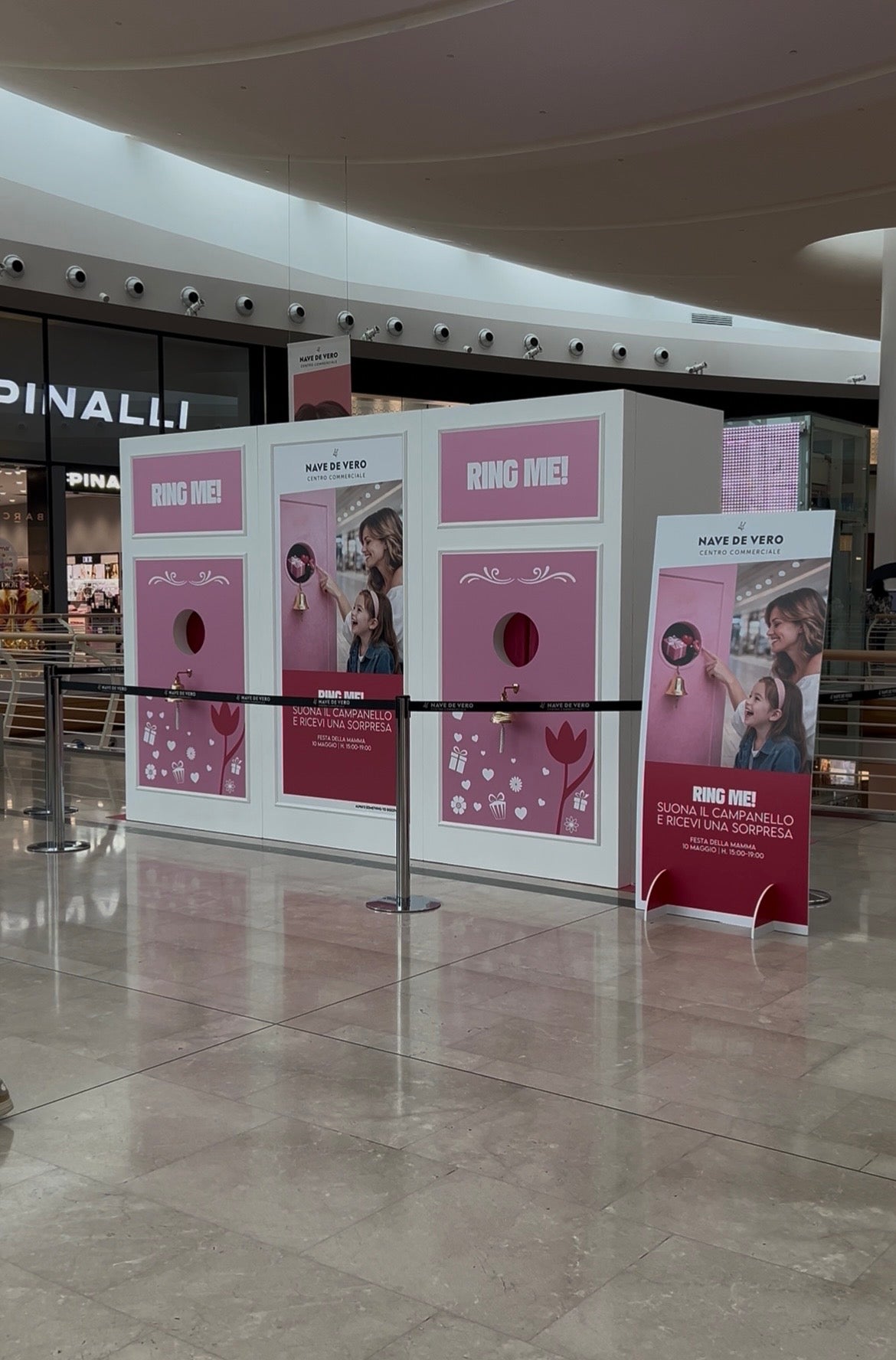 Noleggio Ring For Cocktail | Corporate Entertainment Wall