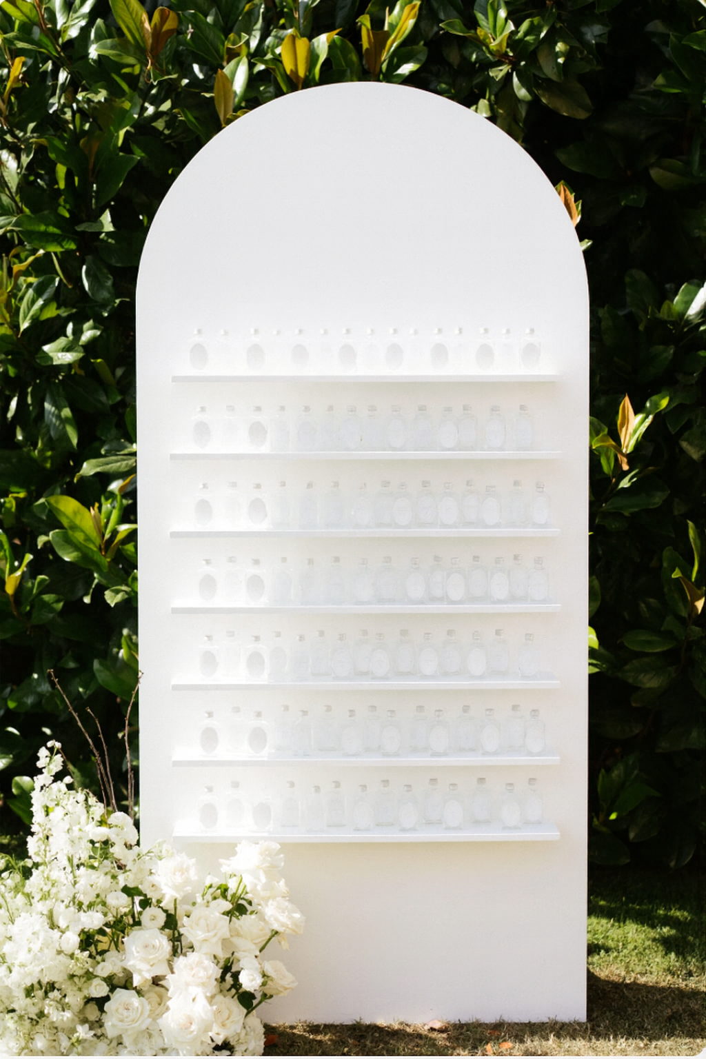 Noleggio Pannello tondo con Mensole | Rose